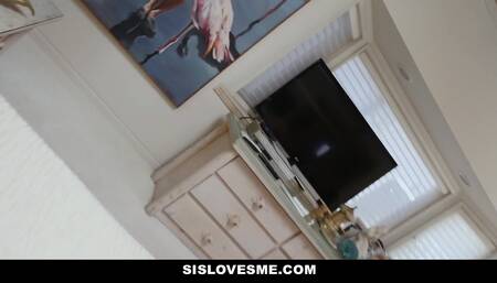 Horny Step Sis Has a Perfect Ass & Stepbro Can't Keep His Hands Away From It - Sislovesme