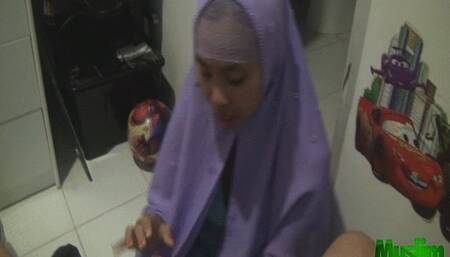 Cheating Muslim Housewife- The handjob-mp-wmv