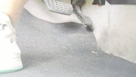 Driving in comfy Eva Clogs