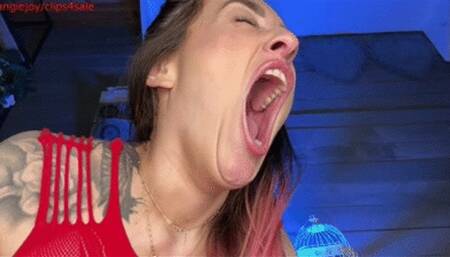 Teething Yawning *very close*