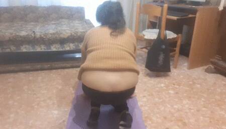 SEXY STRETCHING SHOWING ASS AND VENUS DIMPLES