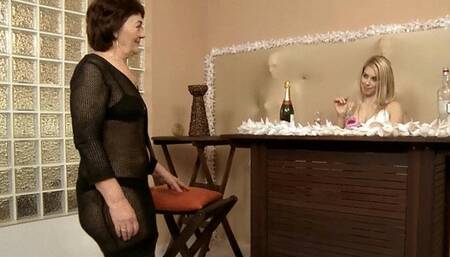 YOUNG HOSTESS FOR LESBIAN GILF