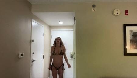 Buff Blondi In: Lift Carry Bandit Gets Blondi mp4 Lo Res