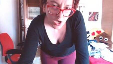 Tasty farts while I clean the room 720HD