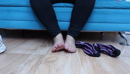 Dolce Amaran putting on her socks and sneakers and teasing you to jerkoff - FOR MOBILE DEVICE USERS - SOCKS - BAREFEET - JOI - RED SOLES - NO POLISH - BBW - CUM ORDERS