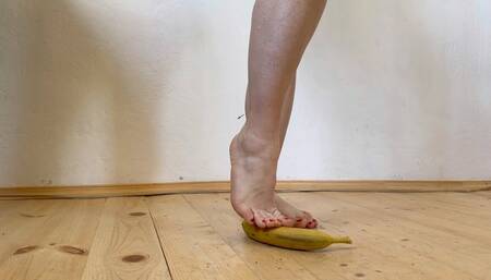 i will crush you like this banana mov