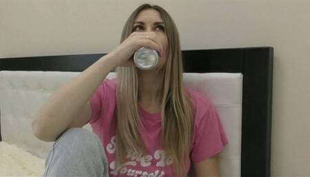 Drink soda and pick your nose, burp MP4 FULL HD 1080p