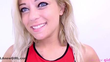 Horny Hot Girl Feasts on Sucking Cock