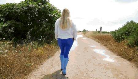 Walk through mud and puddles AVI (1920x1080) FHD