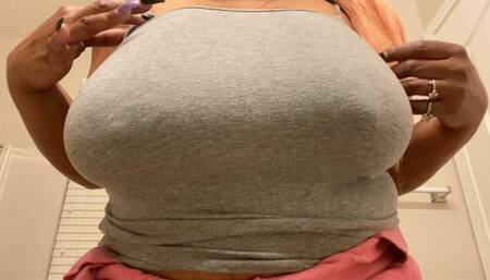 Huge mega Ebony milf tities and size 11 Feet
