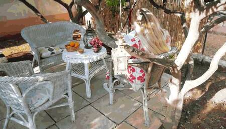 With a book in the garden MP4 (1920x1080) FHD