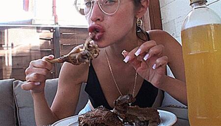 Mega Overeating chicken (1920x1080 HD) WMV