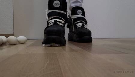 Egg crush with buffalo boots