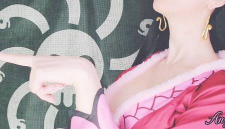 Starving Giantess Boa Hancock Eats & Digests Trespasser and Grapes