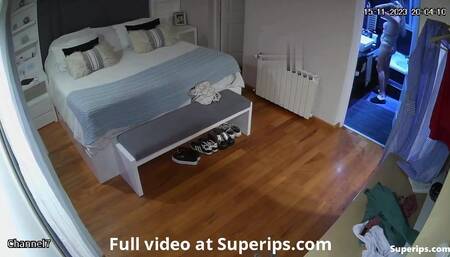 IPCAM – British milf mom naked in her room