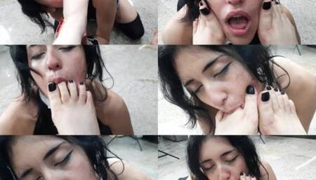 NAUGHTY YOUNG SLAVE SUCKING MY FEET ON THE COUCH - GODDESS LETICIA MILLER & (TEEN 18 OR 19 )SLAVE LUNY - EXLUSIVE LM VIDEOS JUNE 2024 - CLIP 3