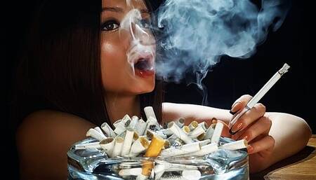 Look at my ashtray, I bet you wish you were here to see me fill it? Come and take a look ;) Muaa xx