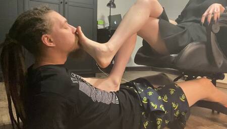 Barefoot facebusting with nice view on My pretty feet