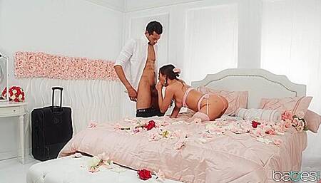 Alex Jones And Desiree Dulce - Voluptuous Minx Impassioned Sex Clip