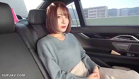 A Student 18+ Who Is Super Beautiful Has A Thick Blowjob In The Car! ! Massive Ejaculation In The Mouth In Broad Daylight