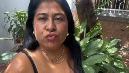 Balbina the Big Feet Queen on sexy pantyhose and black stilettos