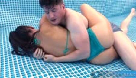 Skylar Rene vs Hanz - Let the oil wrestling commence!