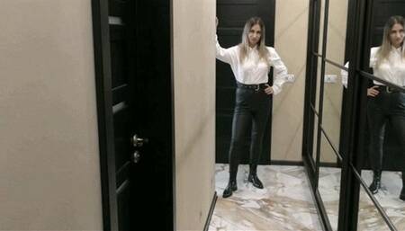 Walk around and model this outfit from head to toe MP4 FULL HD 1080p