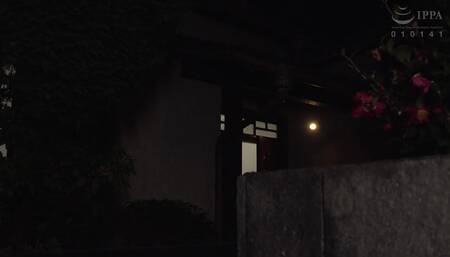 ZEAA-84 だらしなく乱れる強欲マゾ奥さん 見ず知らずの勃起マラが好き 海埜ほたる