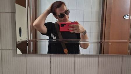 Big loud pee in public toilet 720HD