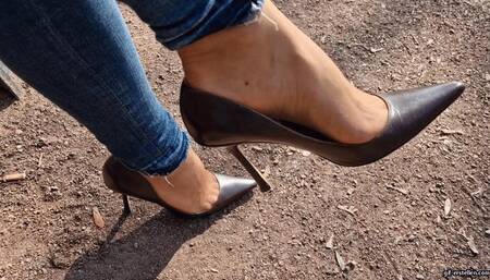 just dangling with Jimmy Choo High Heels wmv 1280 x 720