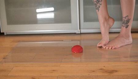 Sexy love for sweet barefoot cakes by Reina