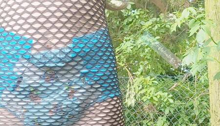 Tinylittlebabyg's pre club dance in the garden