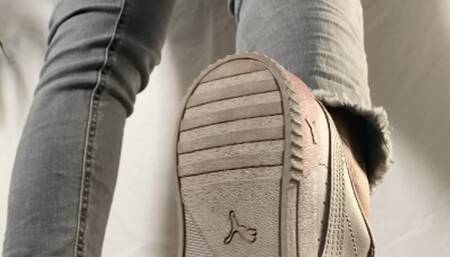 A Shoejob with Puma sneakers - CBT and Full Bodyweight Cockcrush - Sneakerfetish - slavecam only - HD