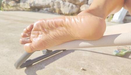 Sole wrinkles in the sun