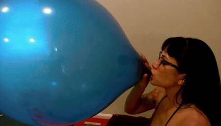 Sushii Xhyvette's Biggest Btp Ever! With Crystal Blue Tuftex 24" Balloon - HD 1080p mp4