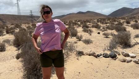 Desperately public pee at the road