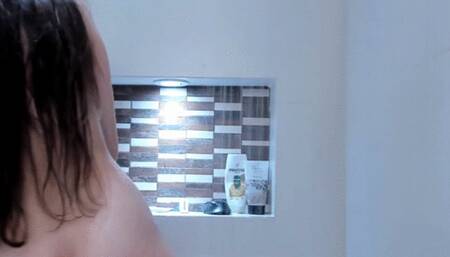 Beautiful 19 year old shaves her pussy