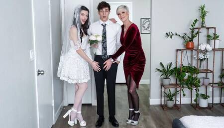 Tireless Fiona Frost and Foxxxy Darlin at oral dirt
