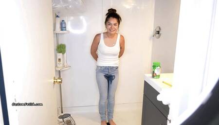 Pee Pants #16 Ume Shower HD WMV (1920x1080)