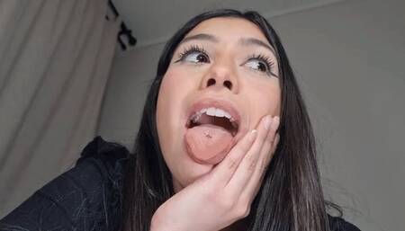 Teen Giantess Cami found five Tiny men to have fun with