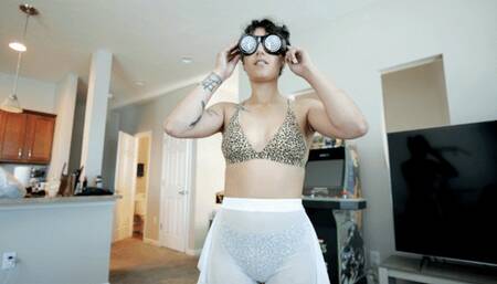 Magic Glasses - Lucy O 4K