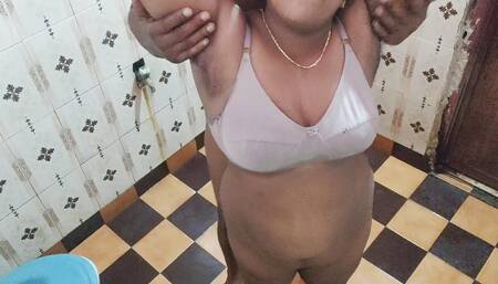 Mallu Girl Bathroom Playing
