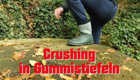 Crushed in wellies - Zertreten in Gummistiefel