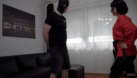 Karateka Feet Versus Balls (wmv)