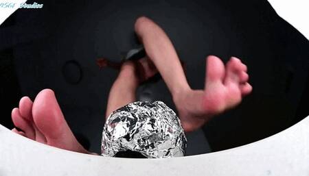 Queen crushes pervy aliens! Pt 2 - MP4