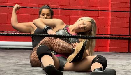 Blonde crushed by thighs