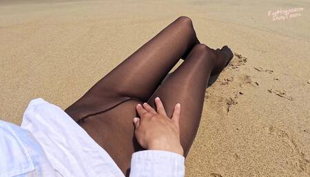 853 4K Shiny Brown Pantyhose on the Beach
