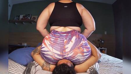 Powerful and smelly farts wearing leggings