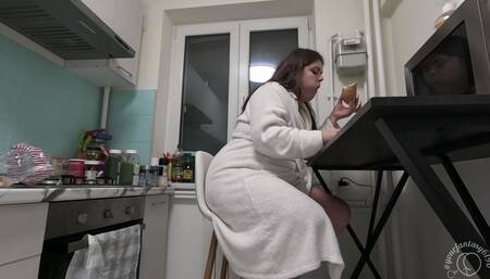 Midnight Eating and Farting Loud and Wet