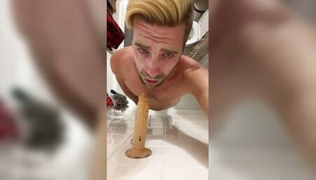 Fag Deepthroat Slimy Dildo